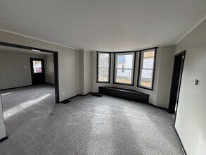 Building Photo - 621 Greenfield Ave SW