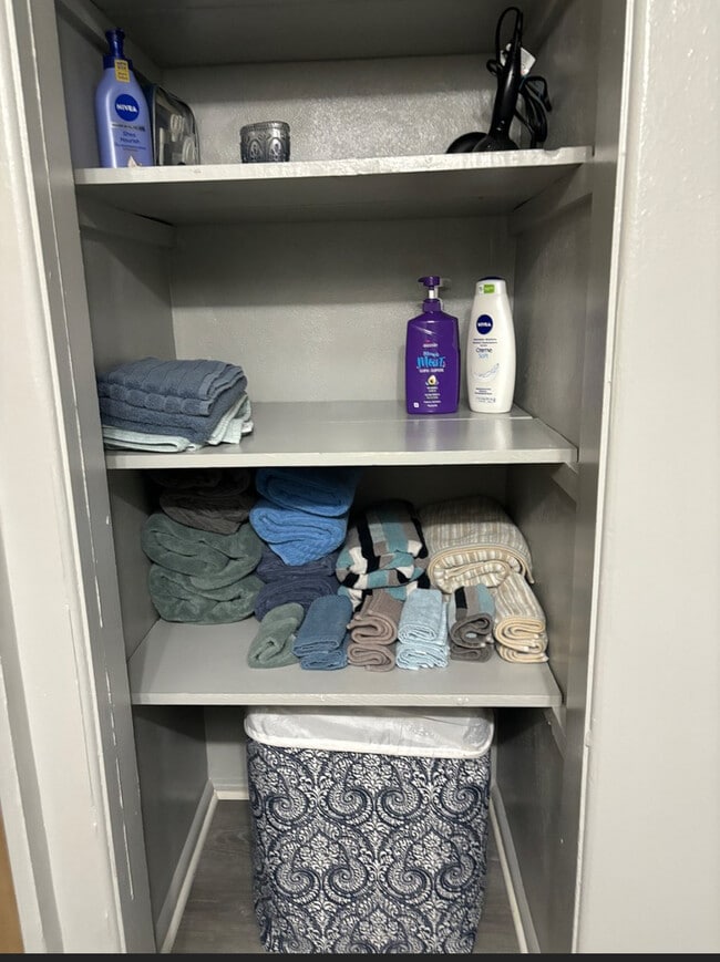 Building Photo - 7245 Dartmouth Ave