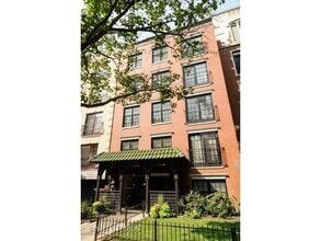 Building Photo - 512 W Barry Ave
