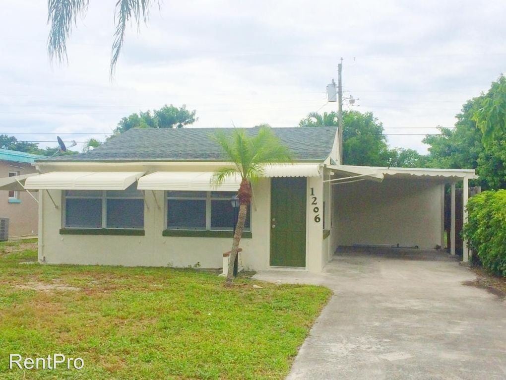 Primary Photo - 3 br, 1 bath House - 1206 Highview Rd