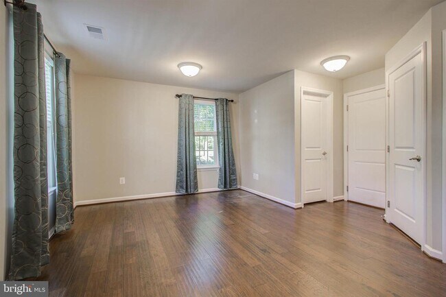 Foto del edificio - 7001 Trek Way