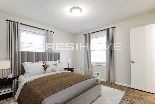 Building Photo - 2911 Preston Dr