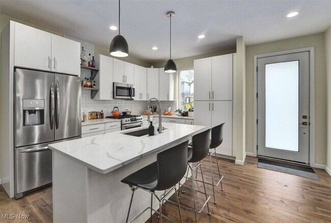 Foto del edificio - 1926 W 52nd St