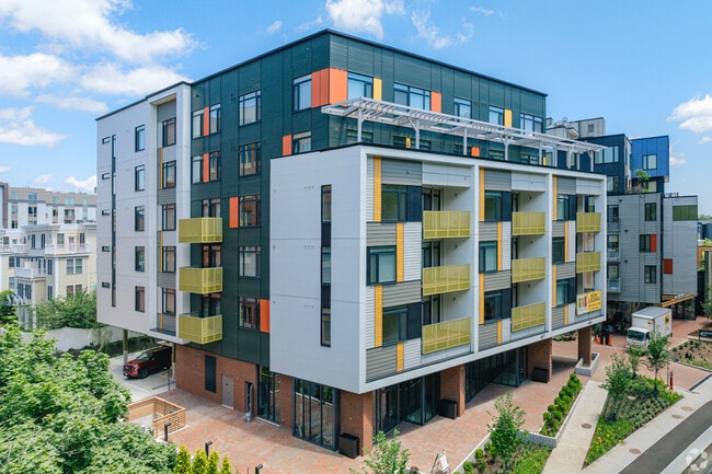 Building Photo - 601 Concord Ave
