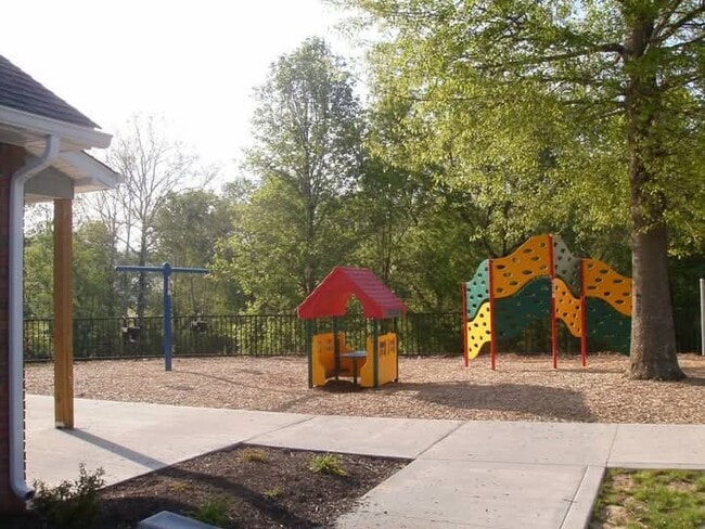 Building Photo - Fort Gay Apartments