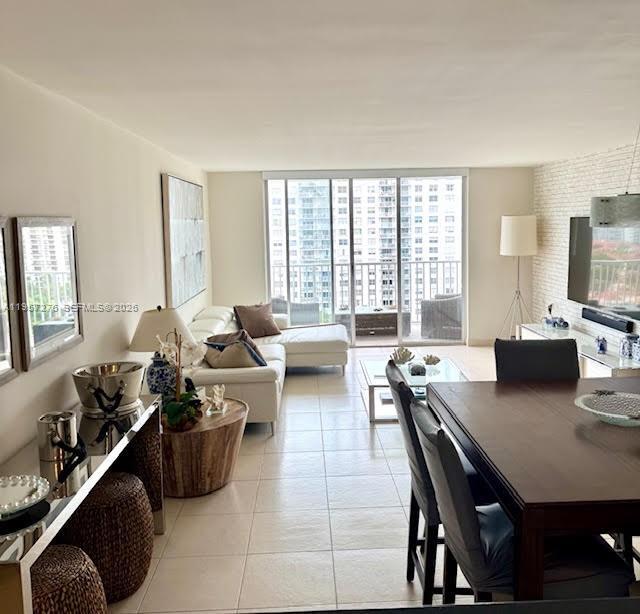 Foto del edificio - 2801 NE 183rd St