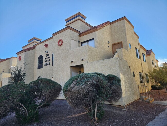 Foto del edificio - 3 BED / 2 BATH CONDO!!