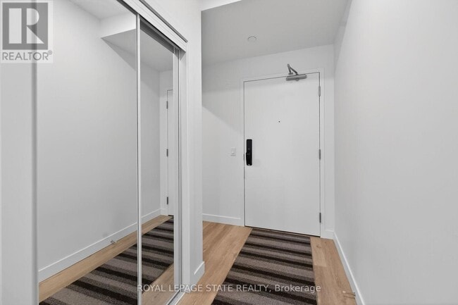 Building Photo - 461 Green Rd