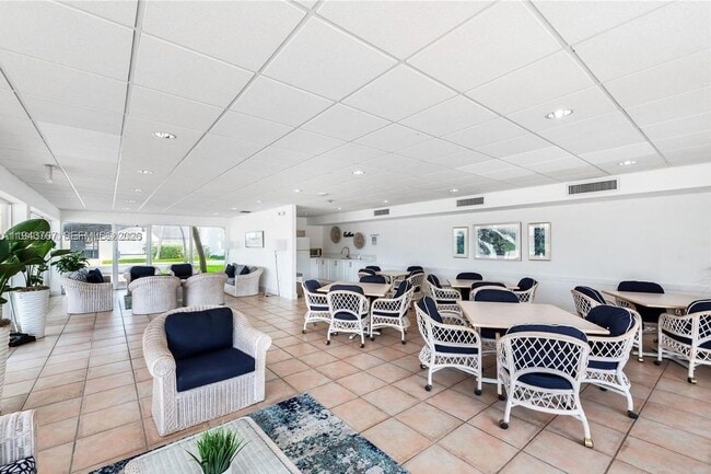 Foto del edificio - 2625 Collins Ave