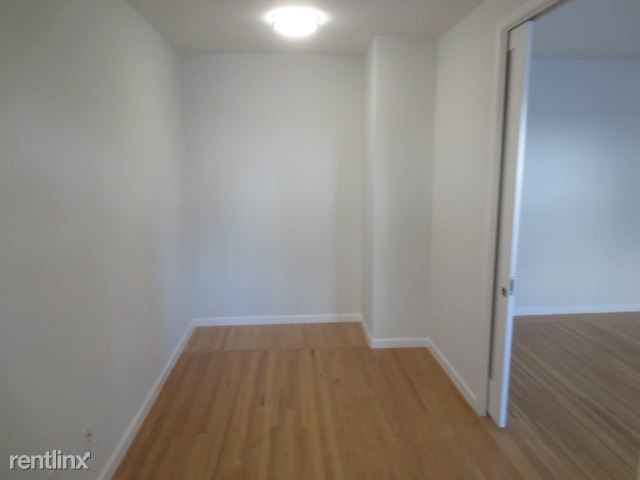 Building Photo - 454 34th St