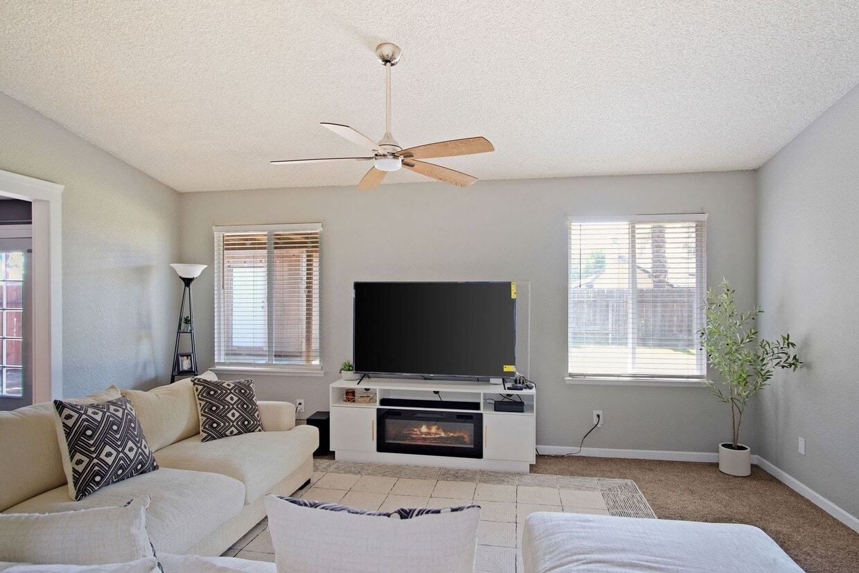 Foto del edificio - Coming Soon! Charming 3-bedroom, 2-bathroo...