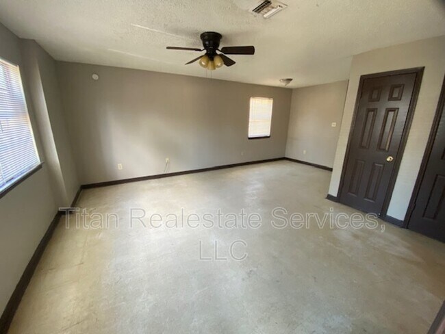 Foto del edificio - 107 Vieux Orleans Cir