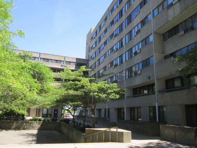 Building Photo - The Savannah