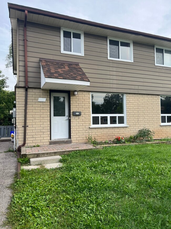 Photo du bâtiment - Denne Crescent Townhouse