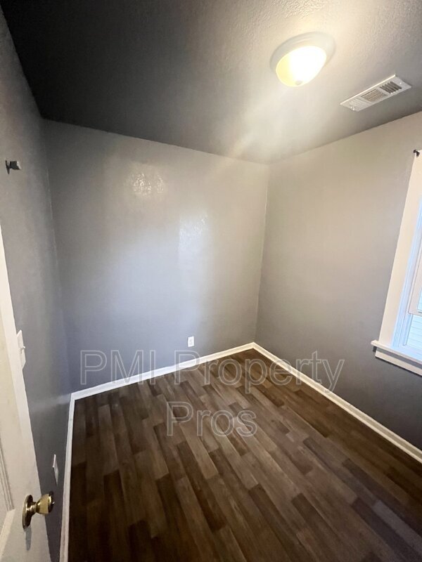 Foto del edificio - 1235A N 26th St