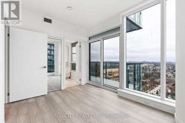 Photo du bâtiment - 110 Broadway Ave