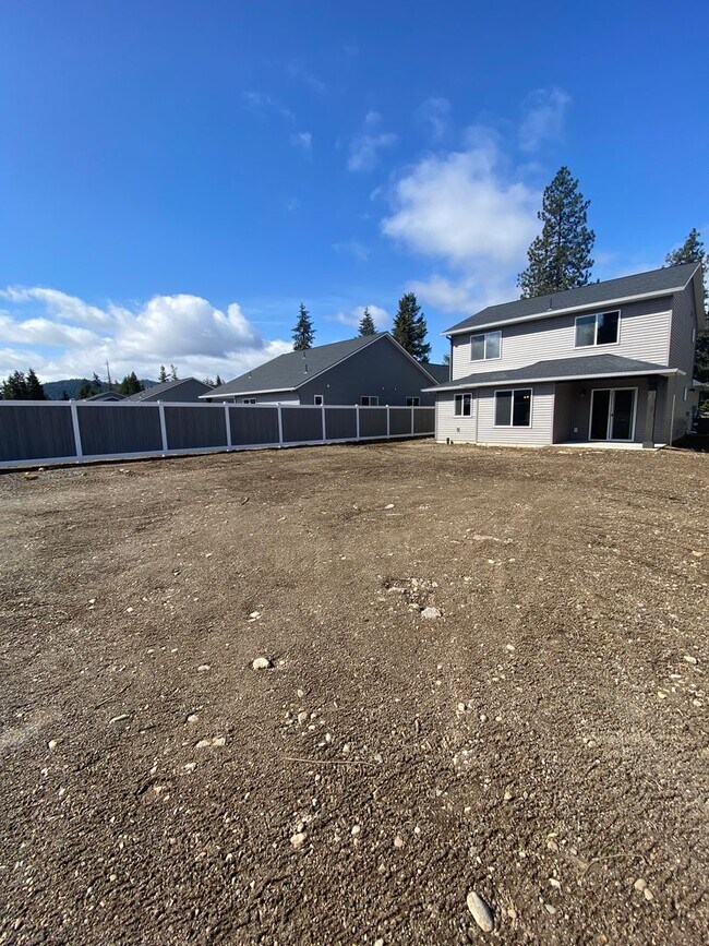 Building Photo - New home on 8th Avenue in Spirit Lake