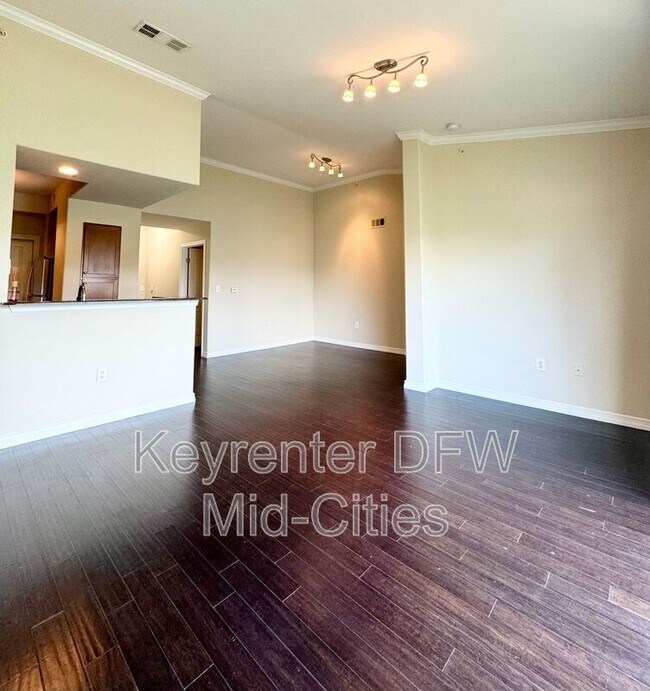 Building Photo - 330 Las Colinas Blvd