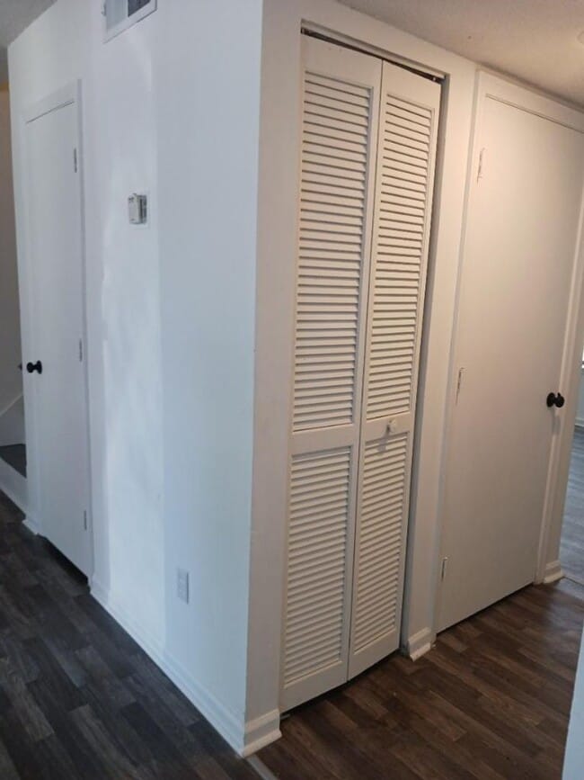 Building Photo - North Charleston Townhome