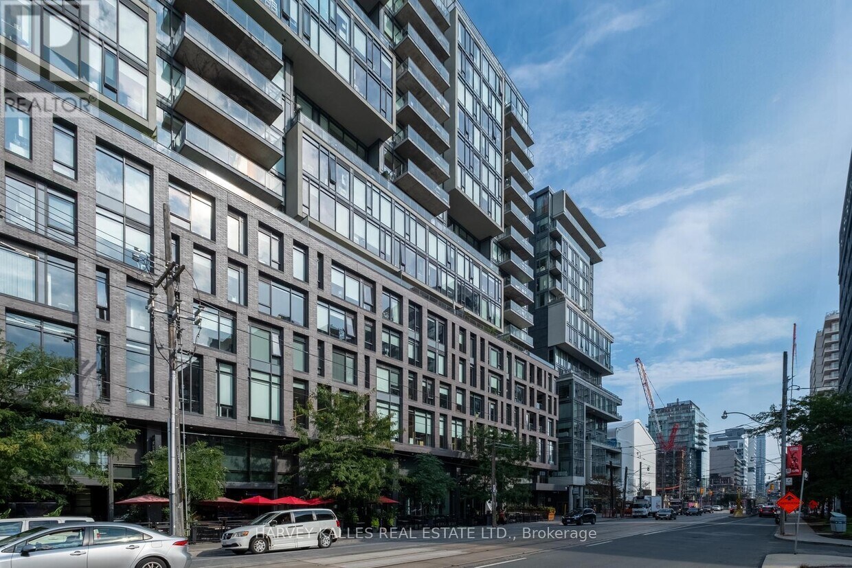 Photo principale - 111-111 Bathurst St