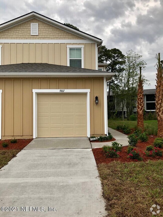 Hillwood Condominiums Houses under 2,500 Jacksonville, FL 1 Homes
