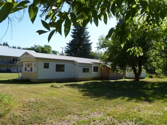 Building Photo - Great Location Singlewide