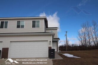 Building Photo - 304 5th Ave W