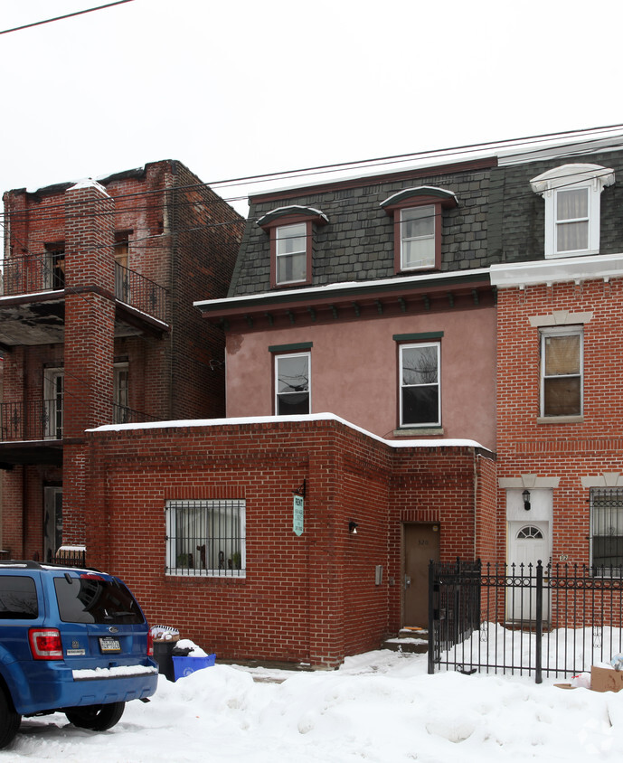 Foto principal - 320 N 40th St