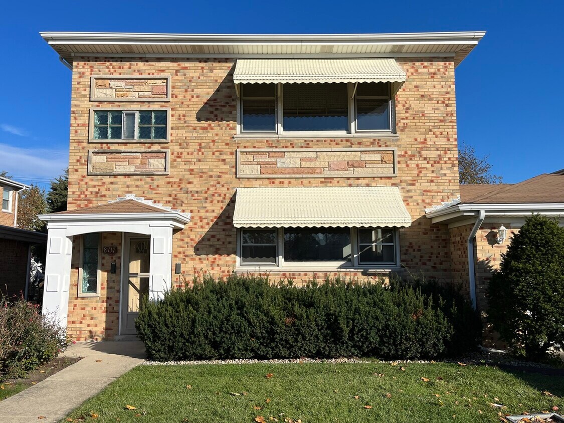 8717 N Wisner St, Niles, IL 60714 House Rental in Niles, IL
