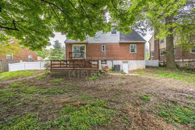 Building Photo - 5211 Parkview Ave