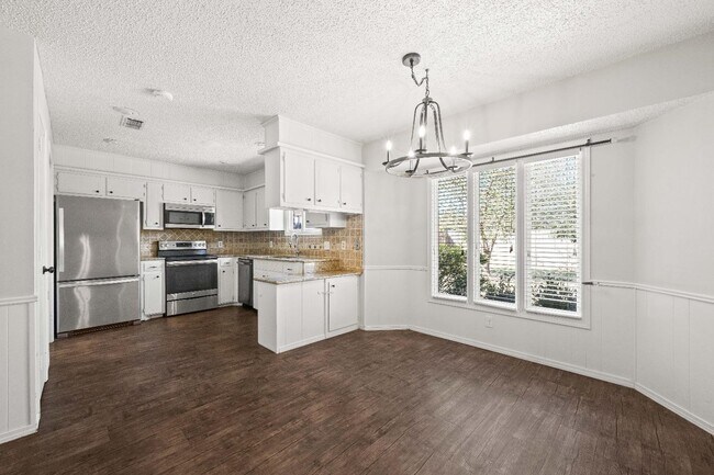 Building Photo - 3304 93rd St