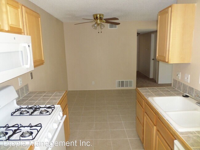 Building Photo - 1460 Cabrillo Park Dr