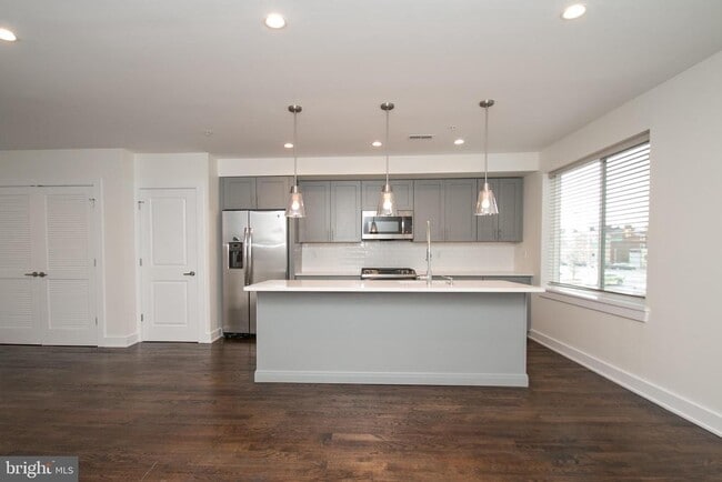 Building Photo - 1022 S 2nd St