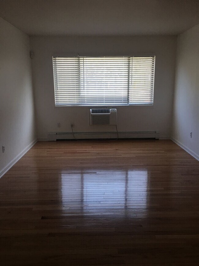 Foto del edificio - 601 Davis Ave