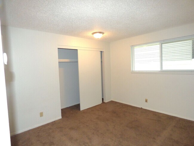 Building Photo - Cumjul05 - 1053-1055 Lansford Dr SE