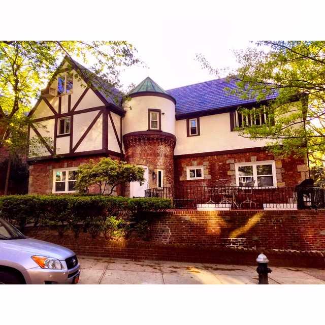 Foto principal - 53-04 64th St