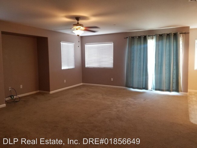 Building Photo - 4 br, 3 bath House - 29403 W Camino Ave