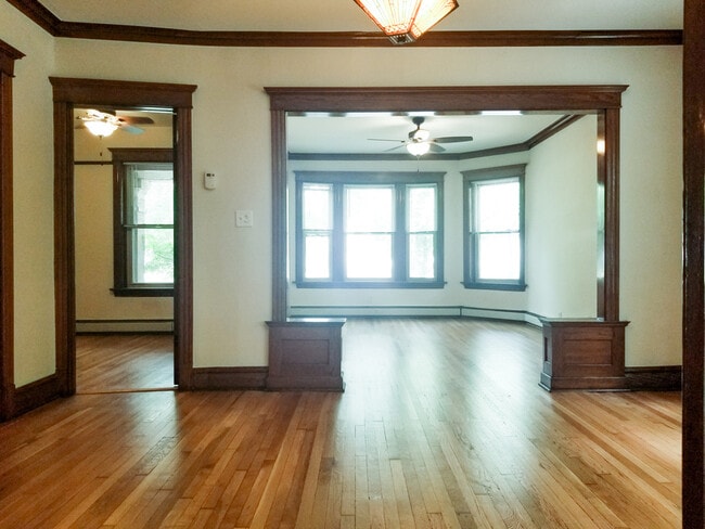 Building Photo - 3537 S Western Blvd