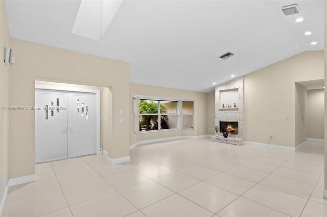 Building Photo - 1412 NE 53rd Ct