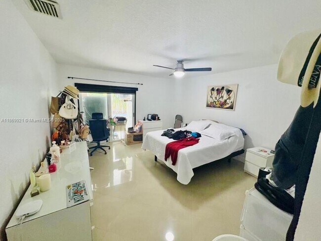 Foto del edificio - 10003 SW 147th Ct