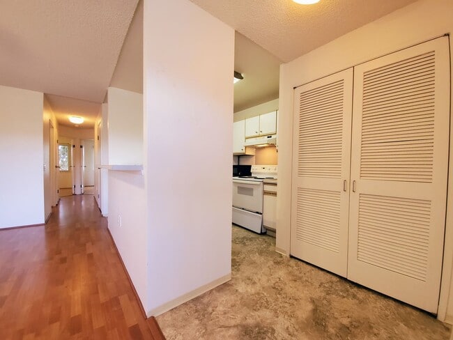 Building Photo - Available Now | 2 Bedroom, 2 bathroom, 2 P...