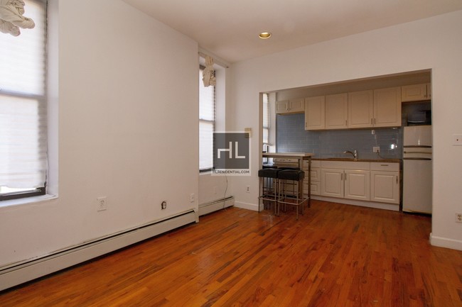 Building Photo - 2BR On 6th. Street In Park Slope