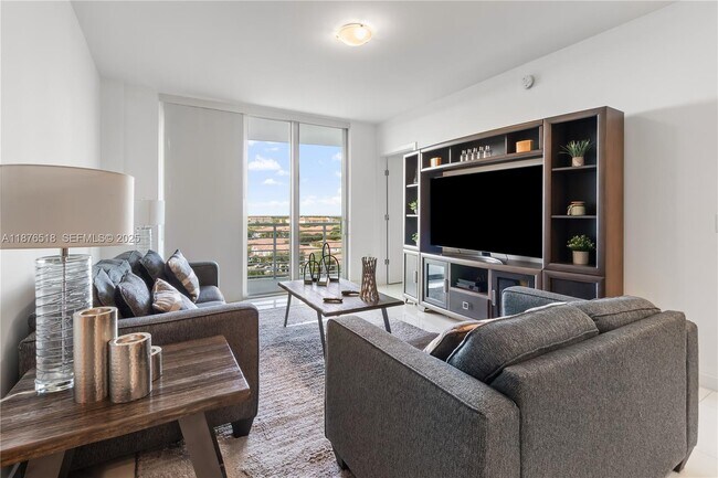 Foto del edificio - 7875 NW 107th Ave