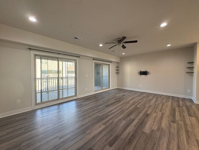 Building Photo - Modern 3 Bed 2.5 Bath Townhome In Beautiful Arcola Town Center