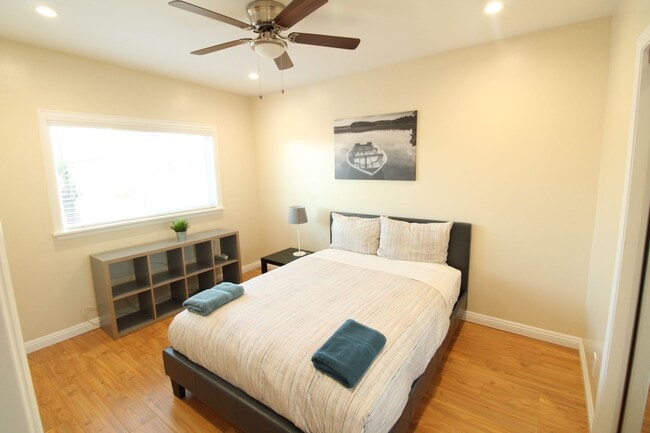 Interior Photo - 12757 Matteson Ave