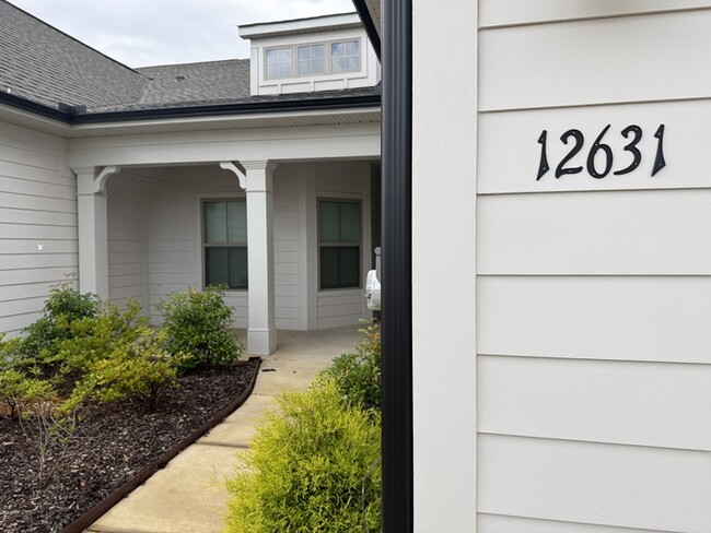 Building Photo - 12631 Whitcomb Cir