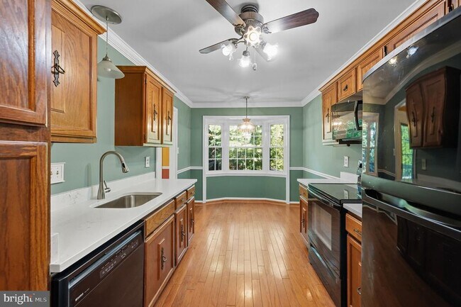 Foto del edificio - 7724 Bristol Square Ct