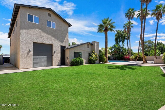 Foto del edificio - 5751 E Ludlow Dr