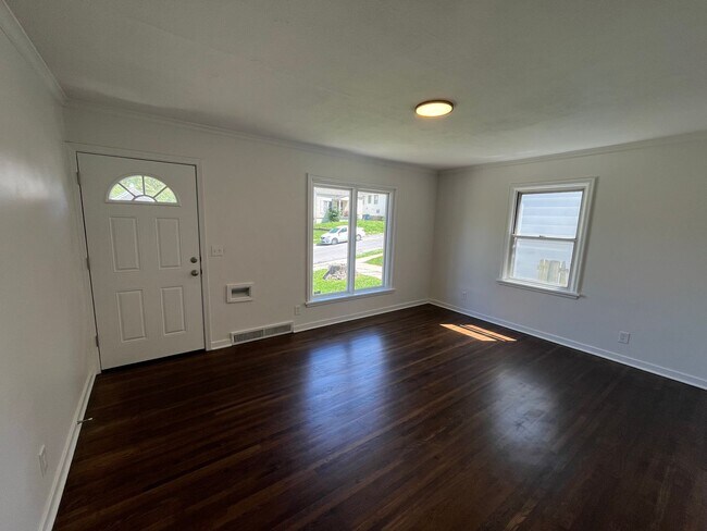 Building Photo - 4819 Wirt St