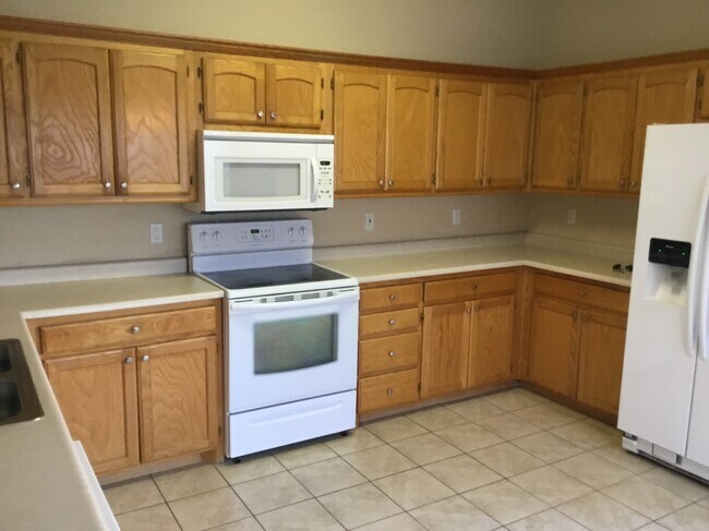 Foto del edificio - 1504 Kenwood Ct NW